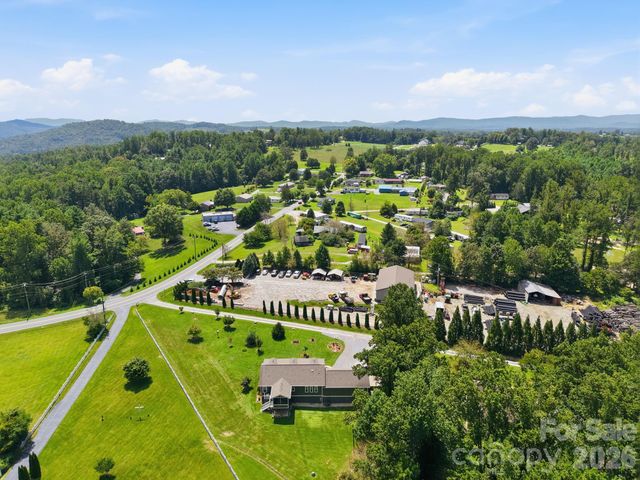 60 Shacoba Lane 1, Hendersonville, NC 28792