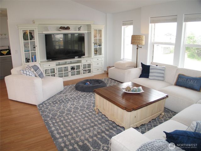 32404 G Street, Ocean Park, WA 98640