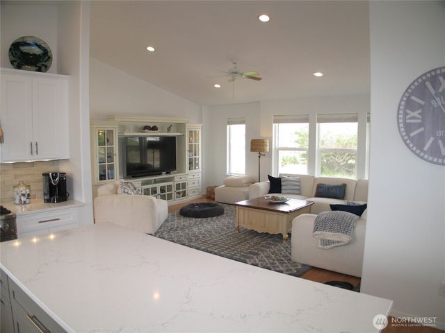 32404 G Street, Ocean Park, WA 98640