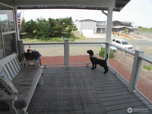 32404 G Street, Ocean Park, WA 98640