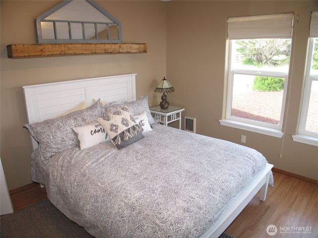 32404 G Street, Ocean Park, WA 98640