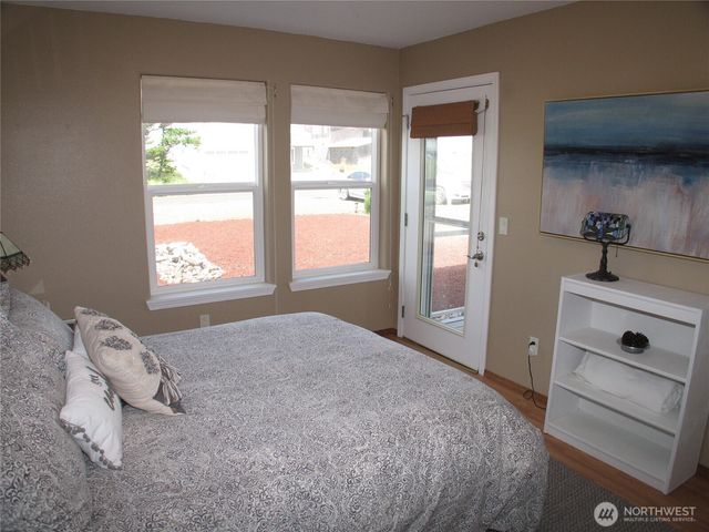 32404 G Street, Ocean Park, WA 98640