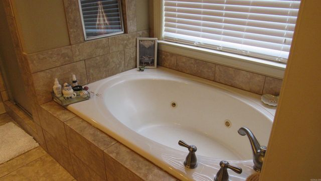 103 Crystalwood Court, Little Rock, AR 72210