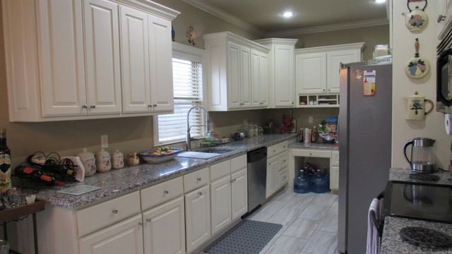 103 Crystalwood Court, Little Rock, AR 72210