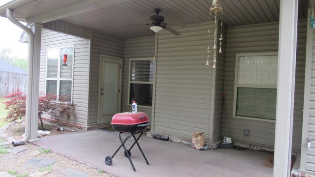 103 Crystalwood Court, Little Rock, AR 72210