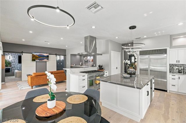17 Quail Run Road, Henderson, NV 89014