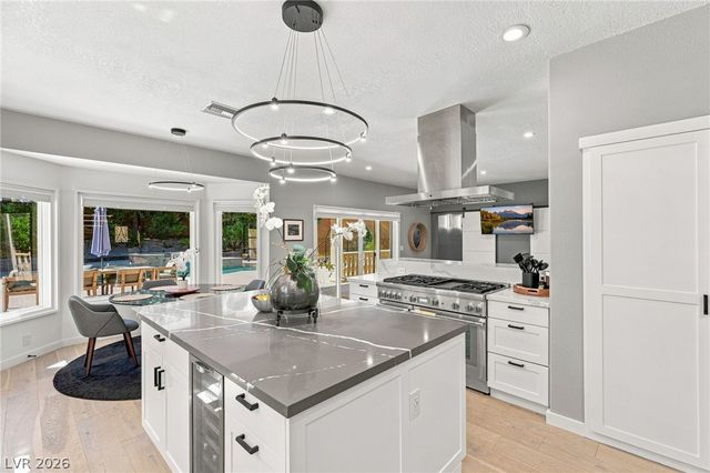 17 Quail Run Road, Henderson, NV 89014