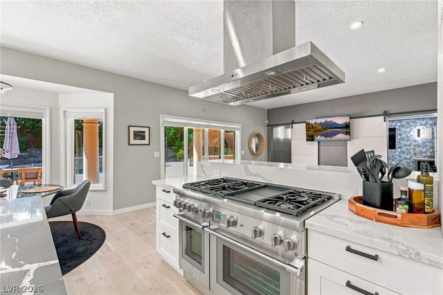 17 Quail Run Road, Henderson, NV 89014