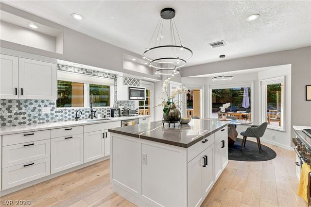 17 Quail Run Road, Henderson, NV 89014