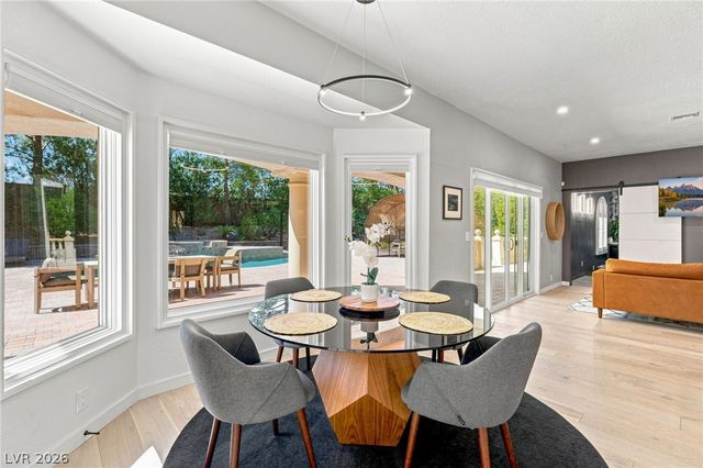 17 Quail Run Road, Henderson, NV 89014