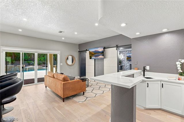 17 Quail Run Road, Henderson, NV 89014