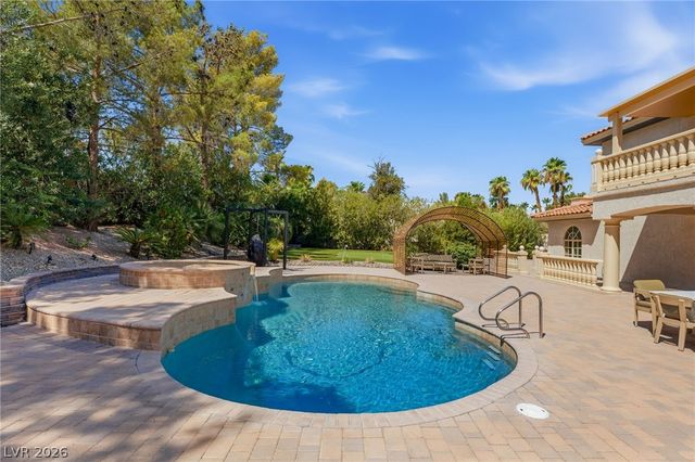17 Quail Run Road, Henderson, NV 89014