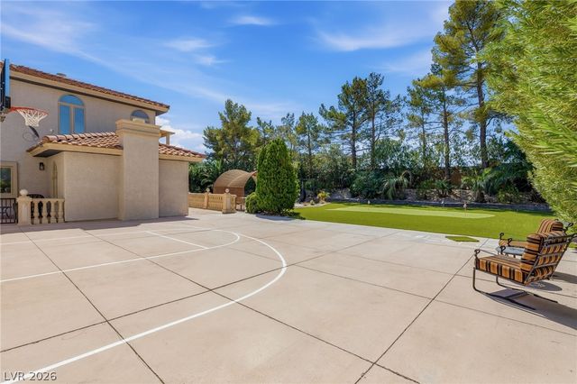 17 Quail Run Road, Henderson, NV 89014