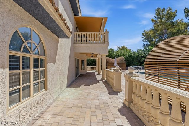 17 Quail Run Road, Henderson, NV 89014