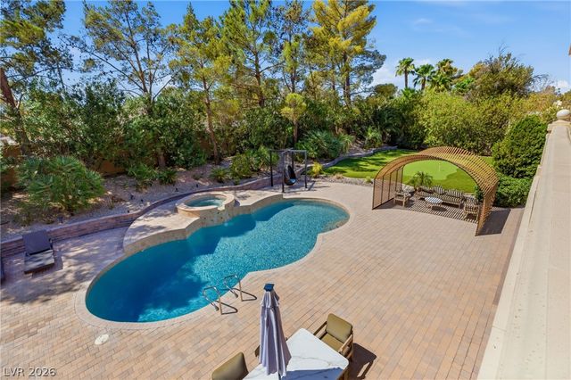 17 Quail Run Road, Henderson, NV 89014