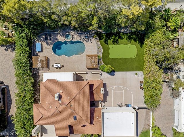17 Quail Run Road, Henderson, NV 89014