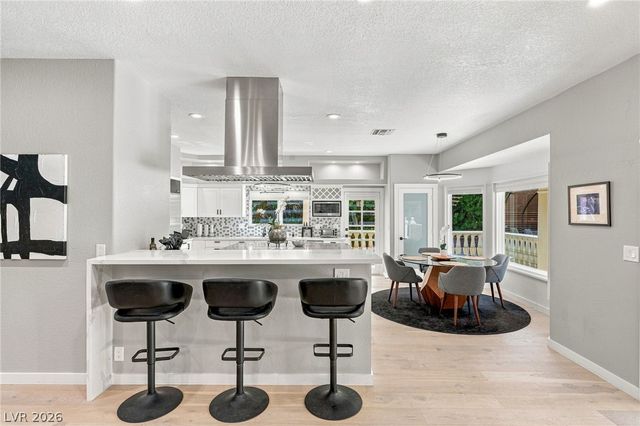 17 Quail Run Road, Henderson, NV 89014