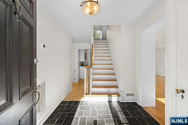 154 N Franklin Turnpike, Ho-ho-kus, NJ 07423