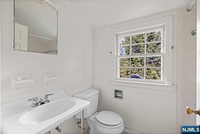 154 N Franklin Turnpike, Ho-ho-kus, NJ 07423