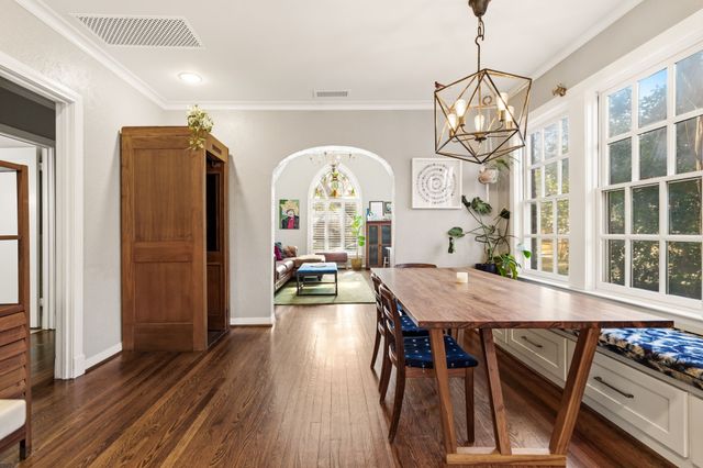 904 Clermont Avenue, Dallas, TX 75223