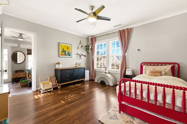 904 Clermont Avenue, Dallas, TX 75223