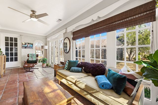 904 Clermont Avenue, Dallas, TX 75223