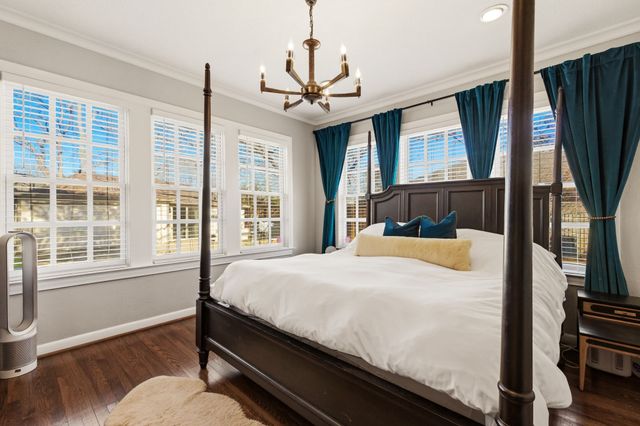 904 Clermont Avenue, Dallas, TX 75223