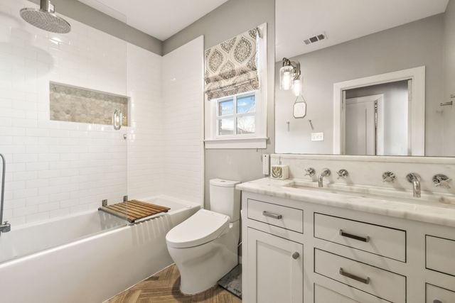 904 Clermont Avenue, Dallas, TX 75223