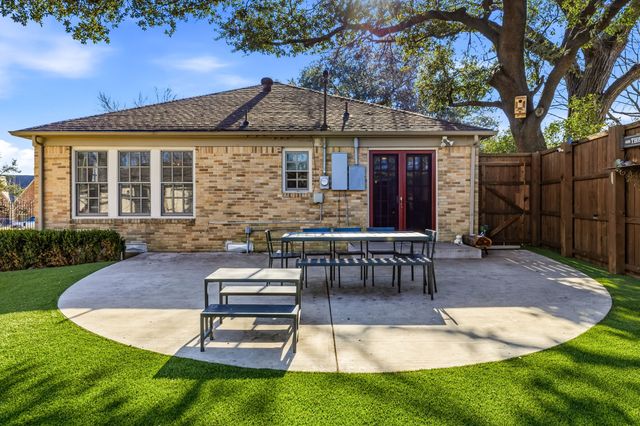 904 Clermont Avenue, Dallas, TX 75223