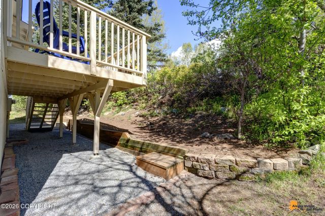 9845 Reliance Drive, Anchorage, AK 99507