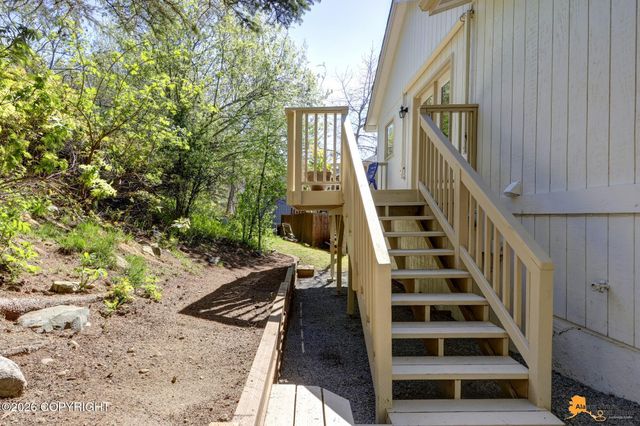 9845 Reliance Drive, Anchorage, AK 99507