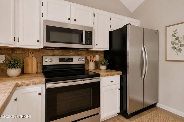 9845 Reliance Drive, Anchorage, AK 99507