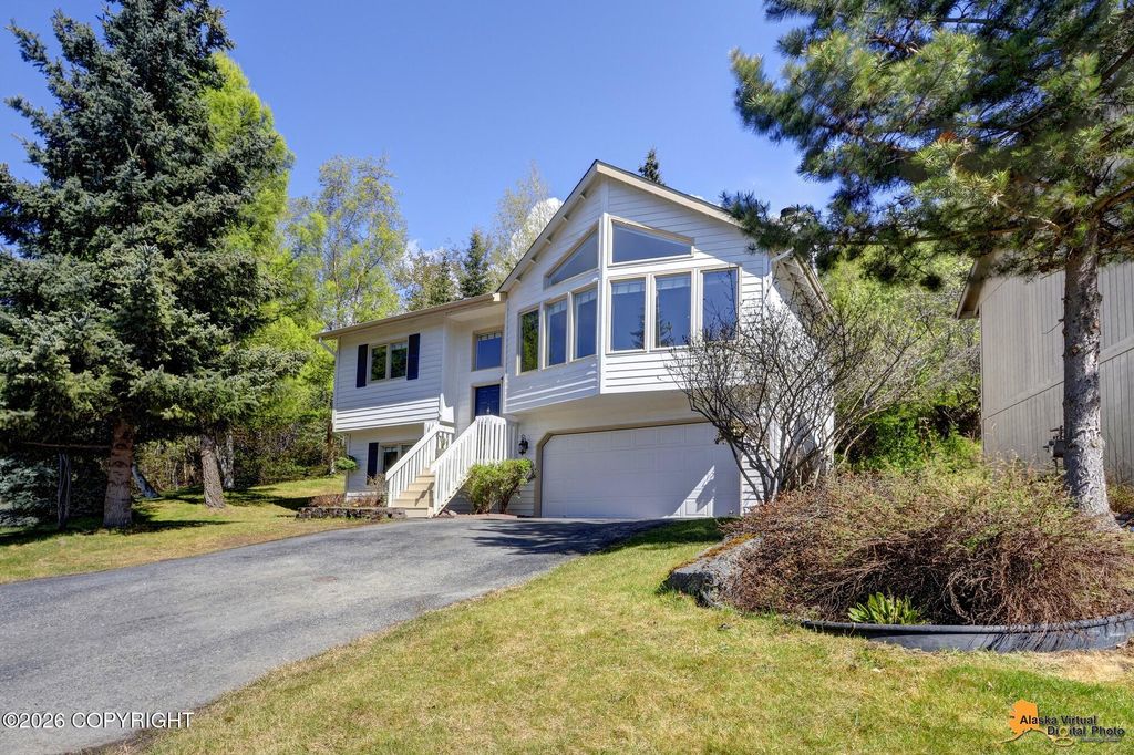 9845 Reliance Drive, Anchorage, AK 99507