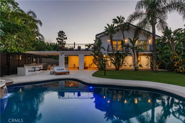 5242 Topeka Drive, Tarzana, CA 91356
