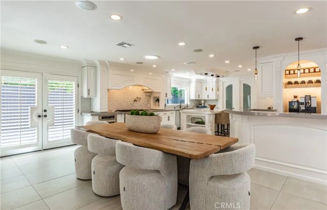 5242 Topeka Drive, Tarzana, CA 91356