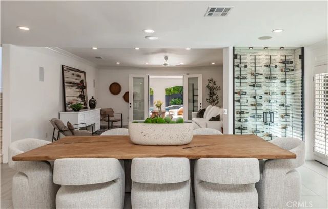 5242 Topeka Drive, Tarzana, CA 91356