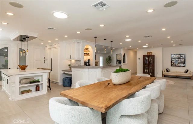 5242 Topeka Drive, Tarzana, CA 91356