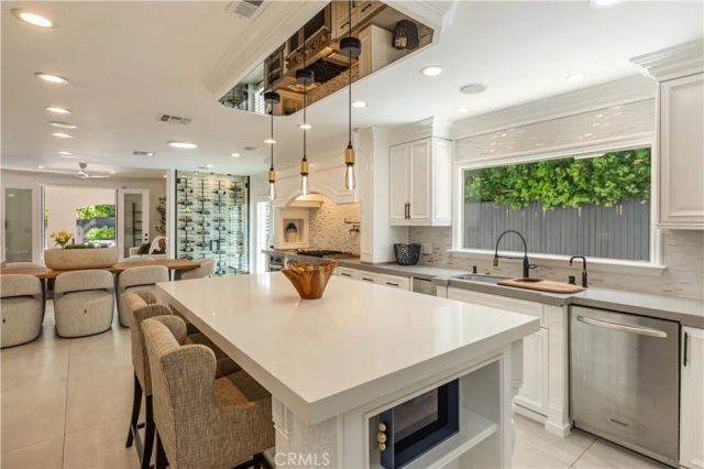 5242 Topeka Drive, Tarzana, CA 91356