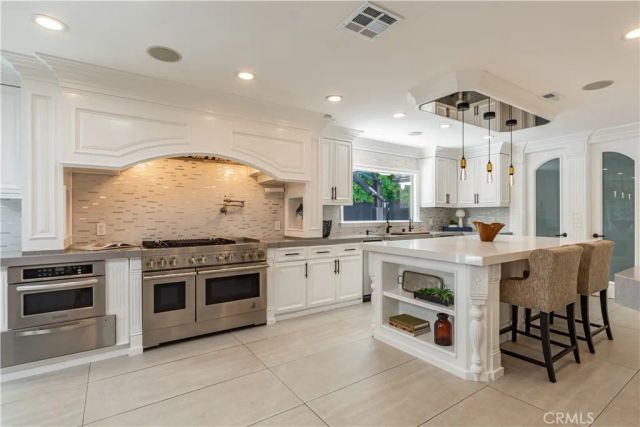 5242 Topeka Drive, Tarzana, CA 91356