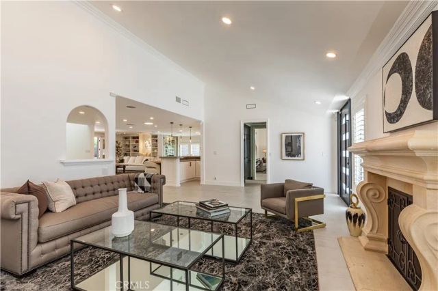 5242 Topeka Drive, Tarzana, CA 91356