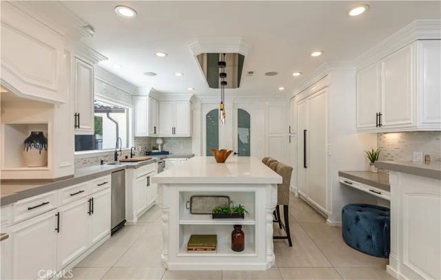 5242 Topeka Drive, Tarzana, CA 91356