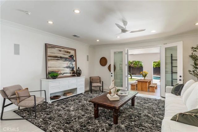5242 Topeka Drive, Tarzana, CA 91356