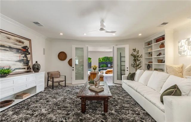5242 Topeka Drive, Tarzana, CA 91356