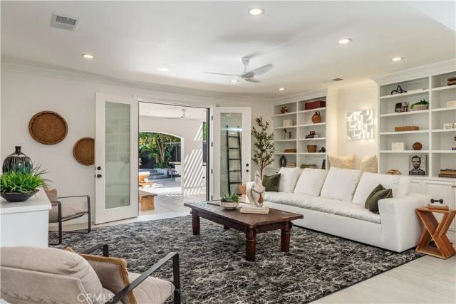 5242 Topeka Drive, Tarzana, CA 91356