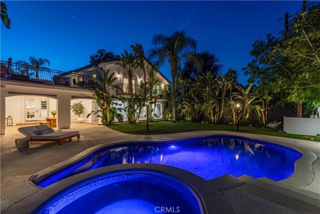 5242 Topeka Drive, Tarzana, CA 91356