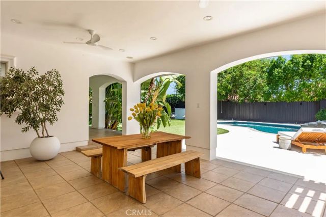 5242 Topeka Drive, Tarzana, CA 91356