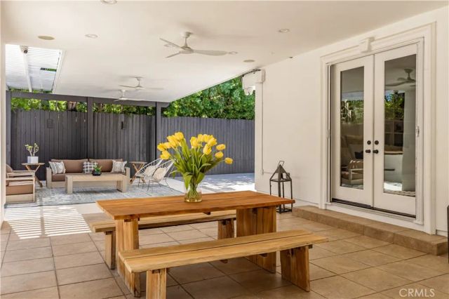 5242 Topeka Drive, Tarzana, CA 91356