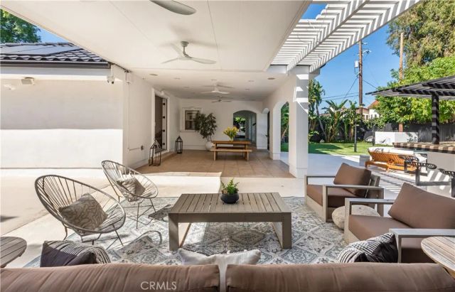 5242 Topeka Drive, Tarzana, CA 91356