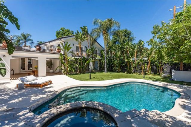 5242 Topeka Drive, Tarzana, CA 91356