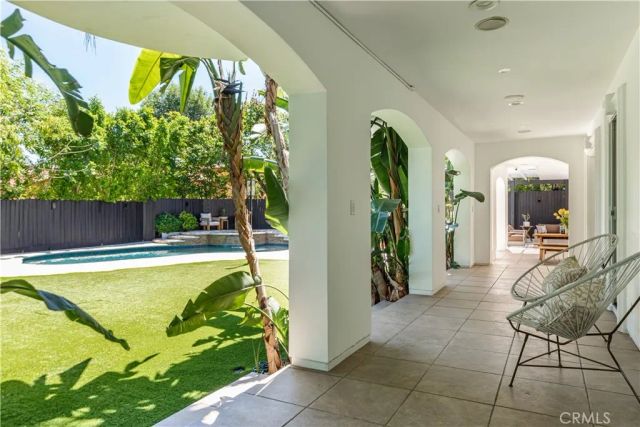 5242 Topeka Drive, Tarzana, CA 91356
